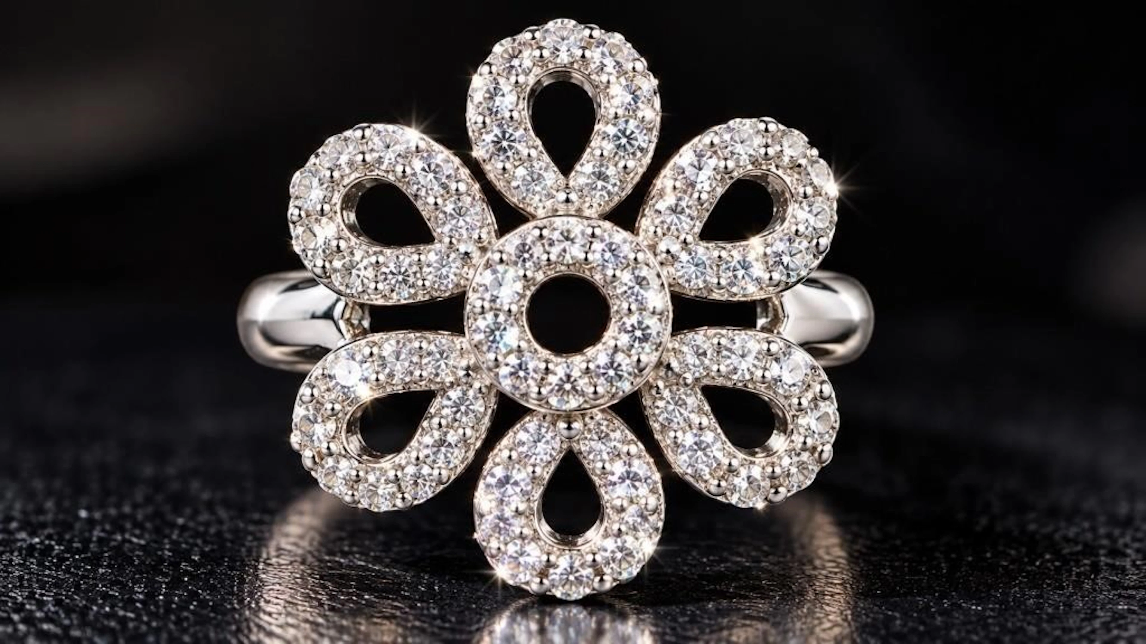 $120, Silver(4.86g), CZRing, size 7, appraised/ret