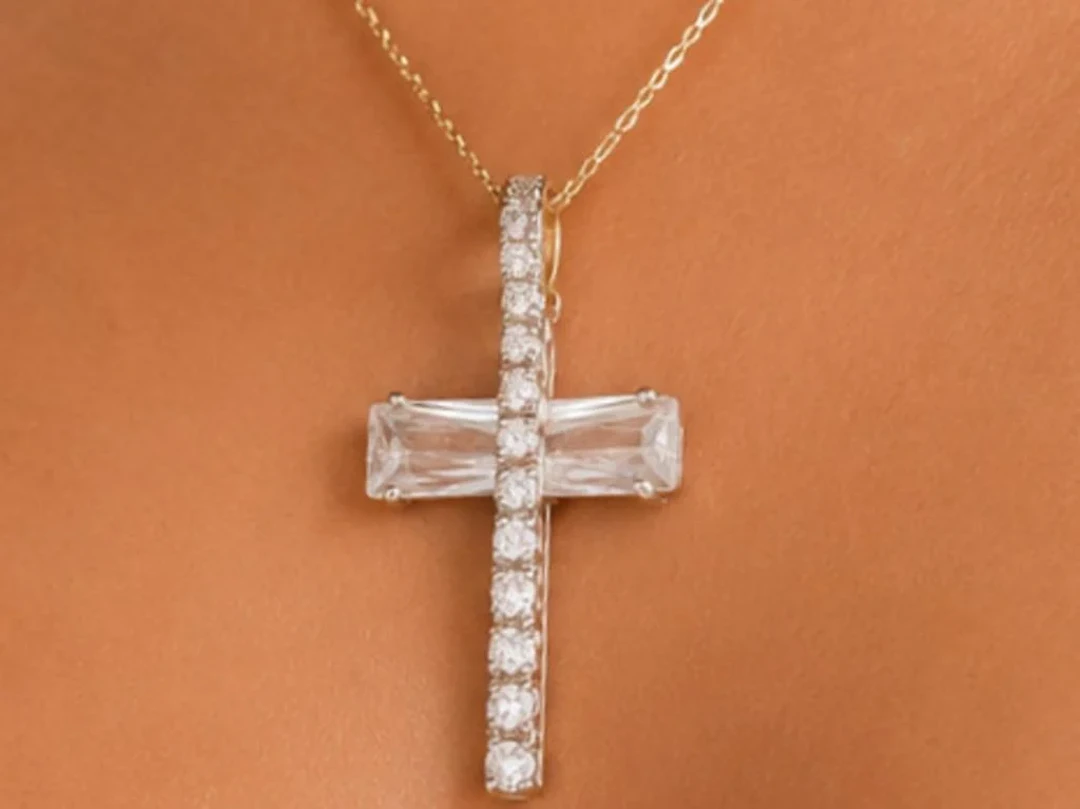 $95, Silver(7.68g), czPendant, appraised/retail va
