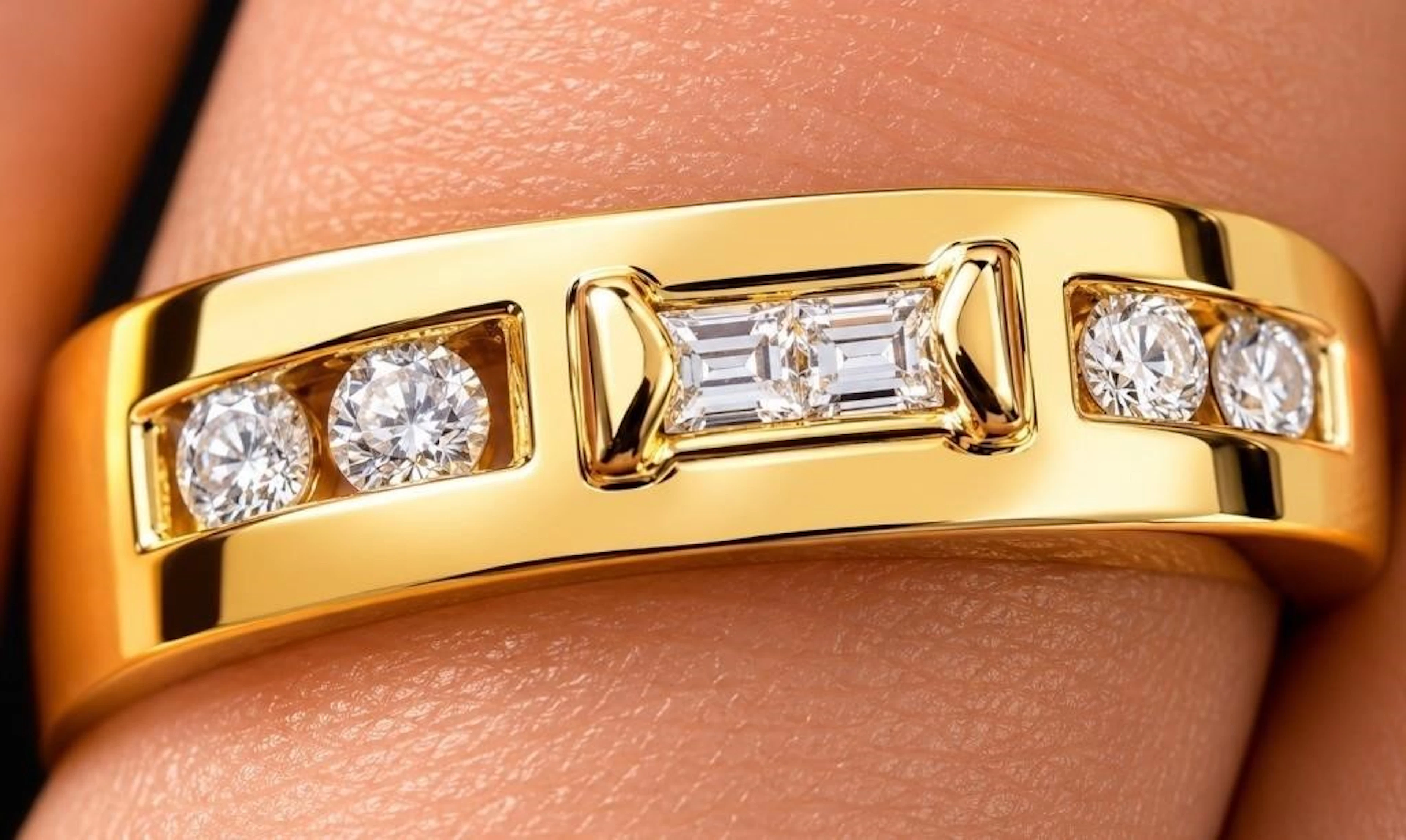 $3600, 14k(4.5g), natural diamond (0.12ct)ring, si