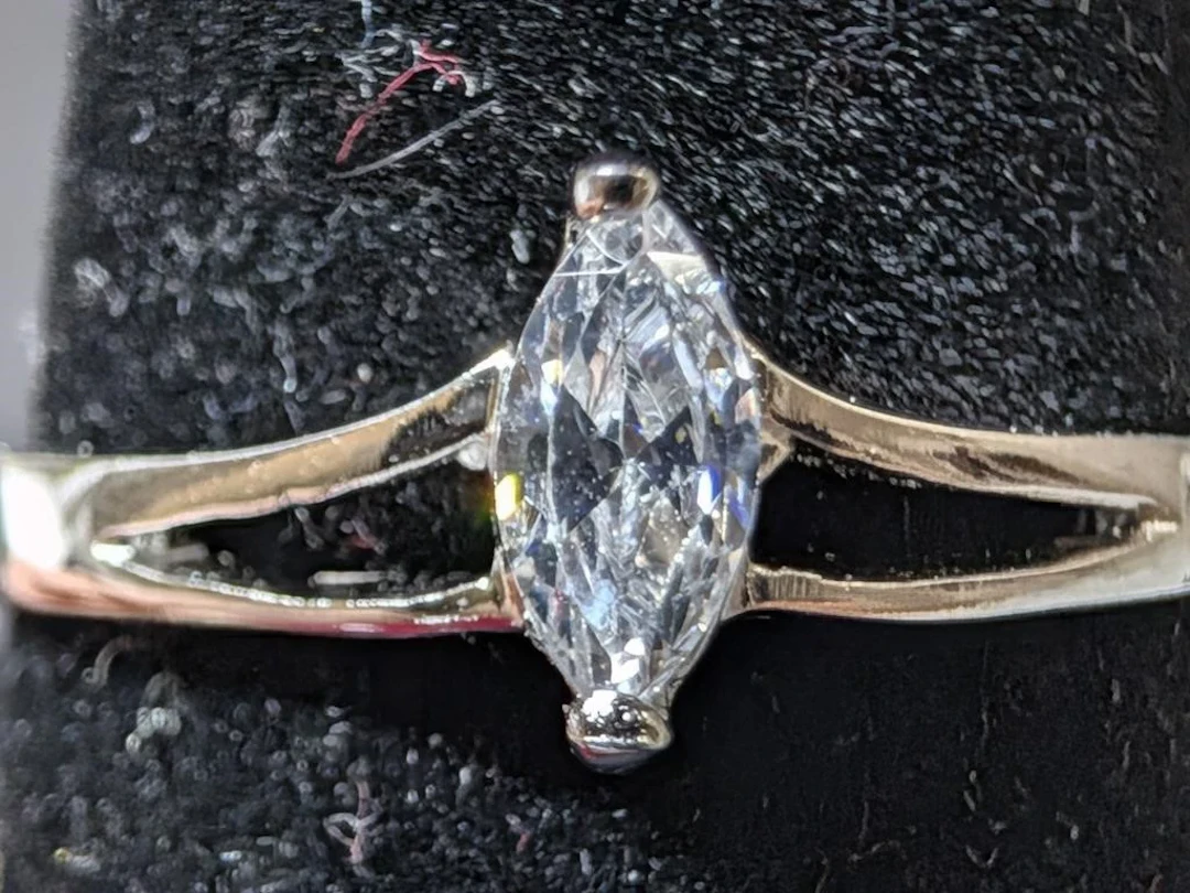 $40, SilverczRing, size 8, appraised/retail value