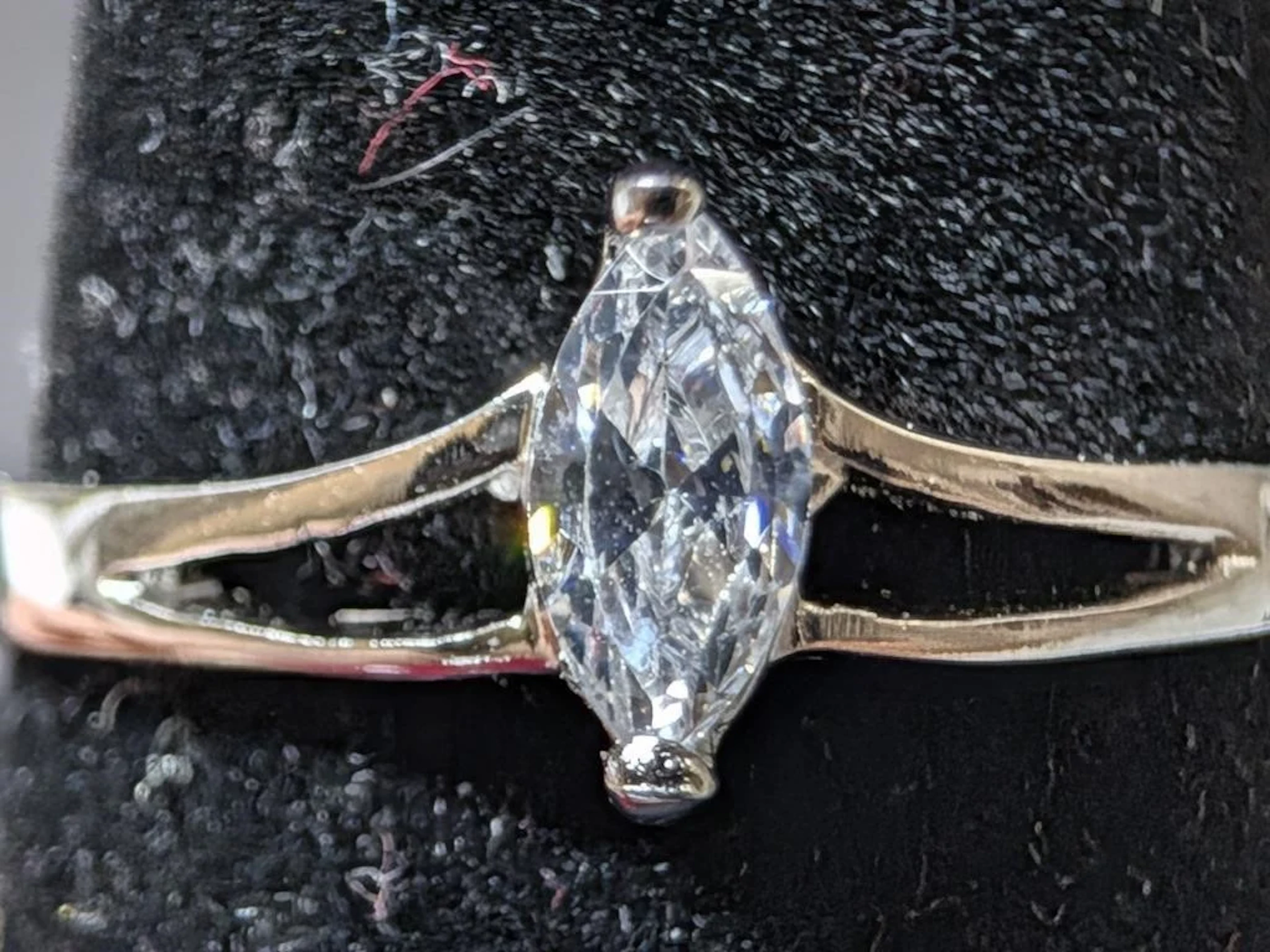 $40, SilverczRing, size 8, appraised/retail value