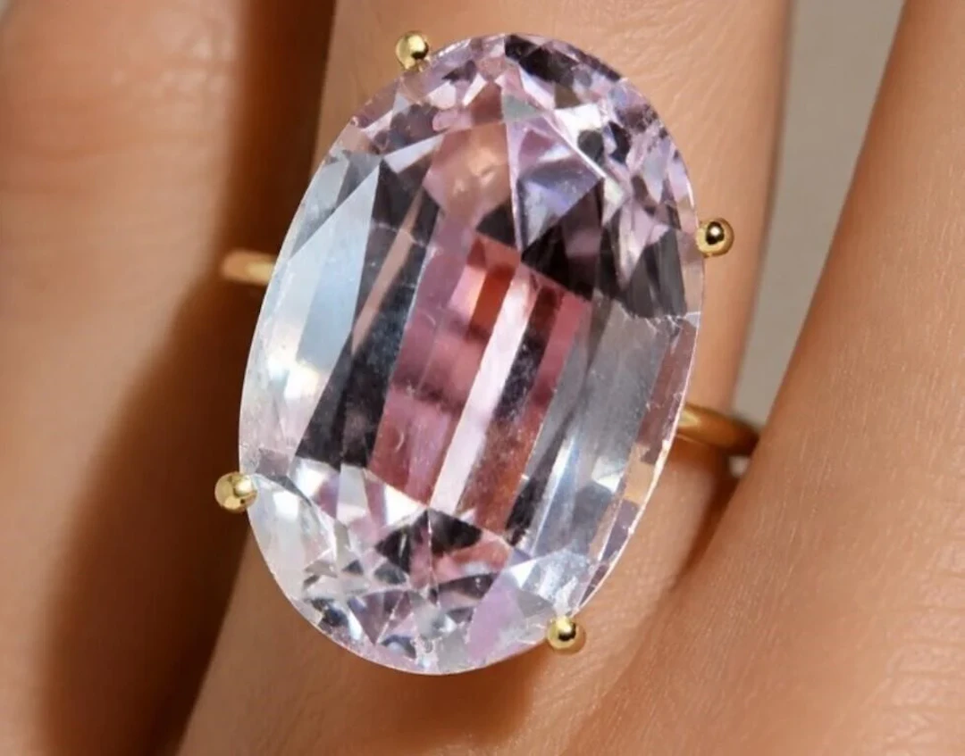 $3000, 10k(3.5g), kunzite (10.9ct)Ring, size 5.5