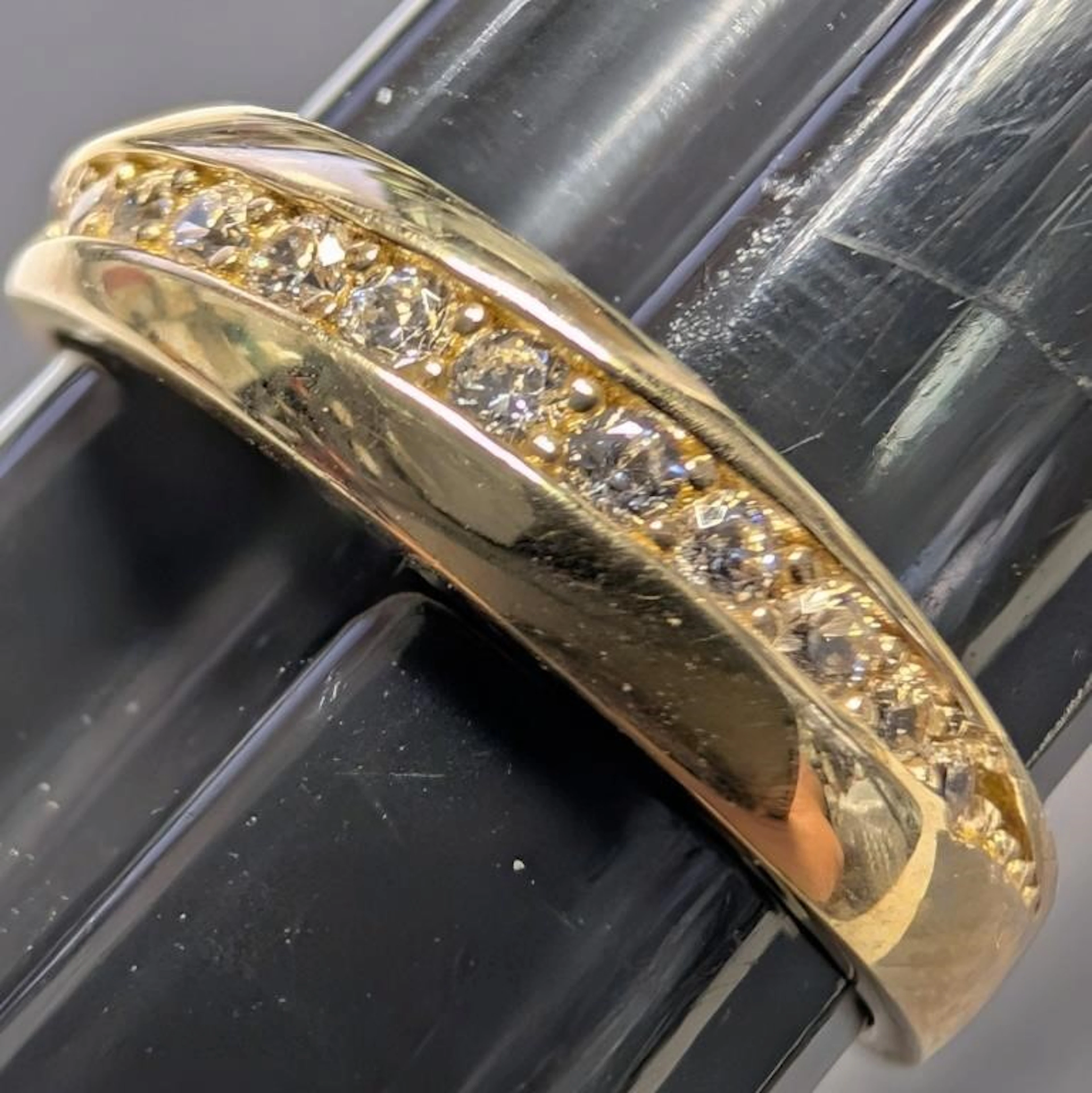 $1050, 10k(1.2g), cz ring, size 6.5, appraised val
