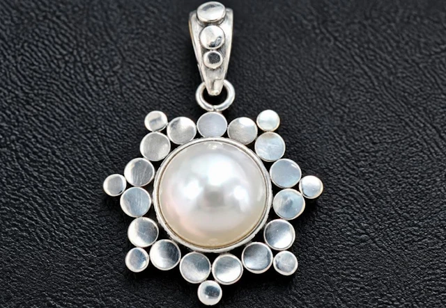 $280, silver(4.84g), mabe pearl pendant, retail v
