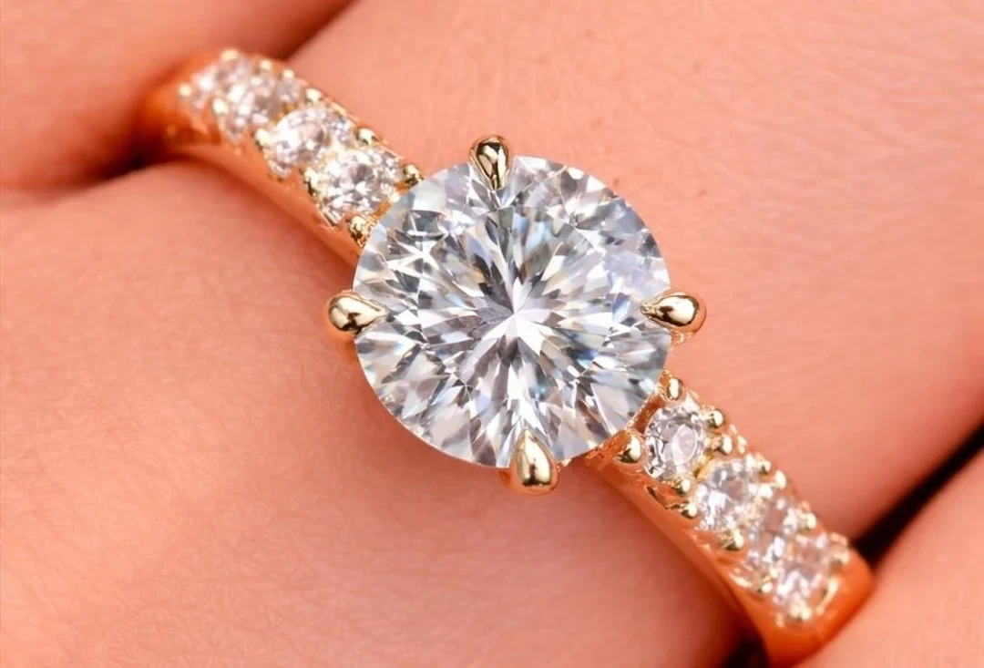 $2415, 10k(2.21g), lab diamond (1.4ct), moissanite
