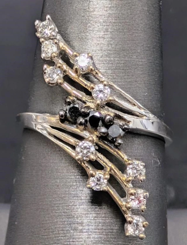 $2500, 10k(2.98g), natural diamond (0.5ct)ring