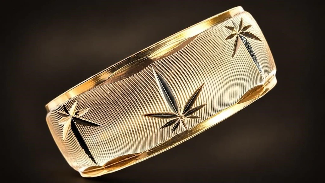 $3400, 10k(4.89g), two tonering, size 9, retail v