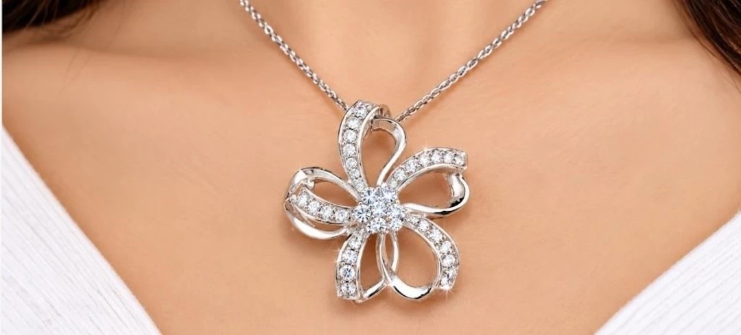 $3000, 14k(1.9g), CZpendant, retail value $3000