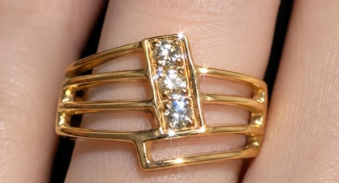 $1700, 10k(2.78g), czring, size 9.5, retail value