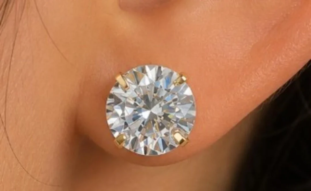 $800, 14KMOSSANITE (1.8ct)EARRINGS, retail value $