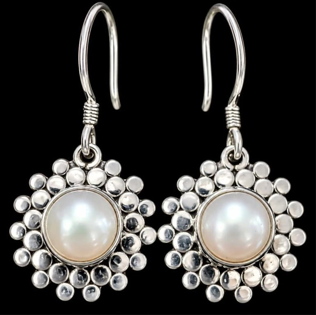 $180, silver(5.9g), pearl earring, retail value $