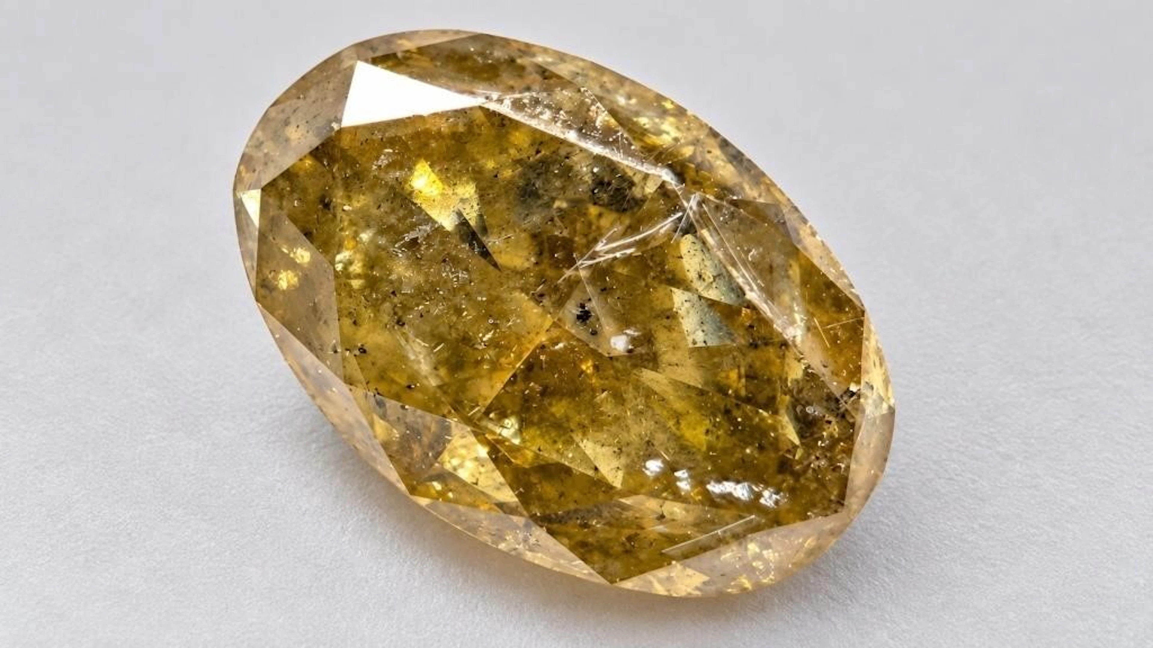 $5200, Natural fancy color diamond (1.03ct)gemston
