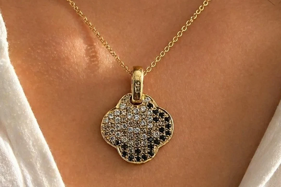 $1840, 14k(1.09g), natural diamond (0.35ct) penda