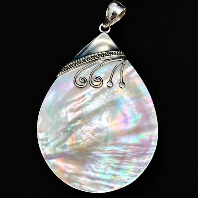 $400, silver (19.54g), mother of pearlpendant, ret