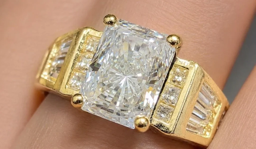 $3000, 14k(3.8g), czring, size 7,MSRP $3000, ring