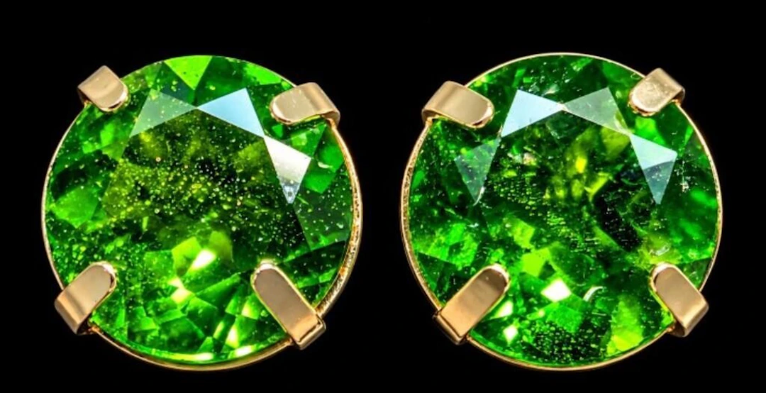 $800, 14K(0.6g), chrome diopside (1.75ct)earring