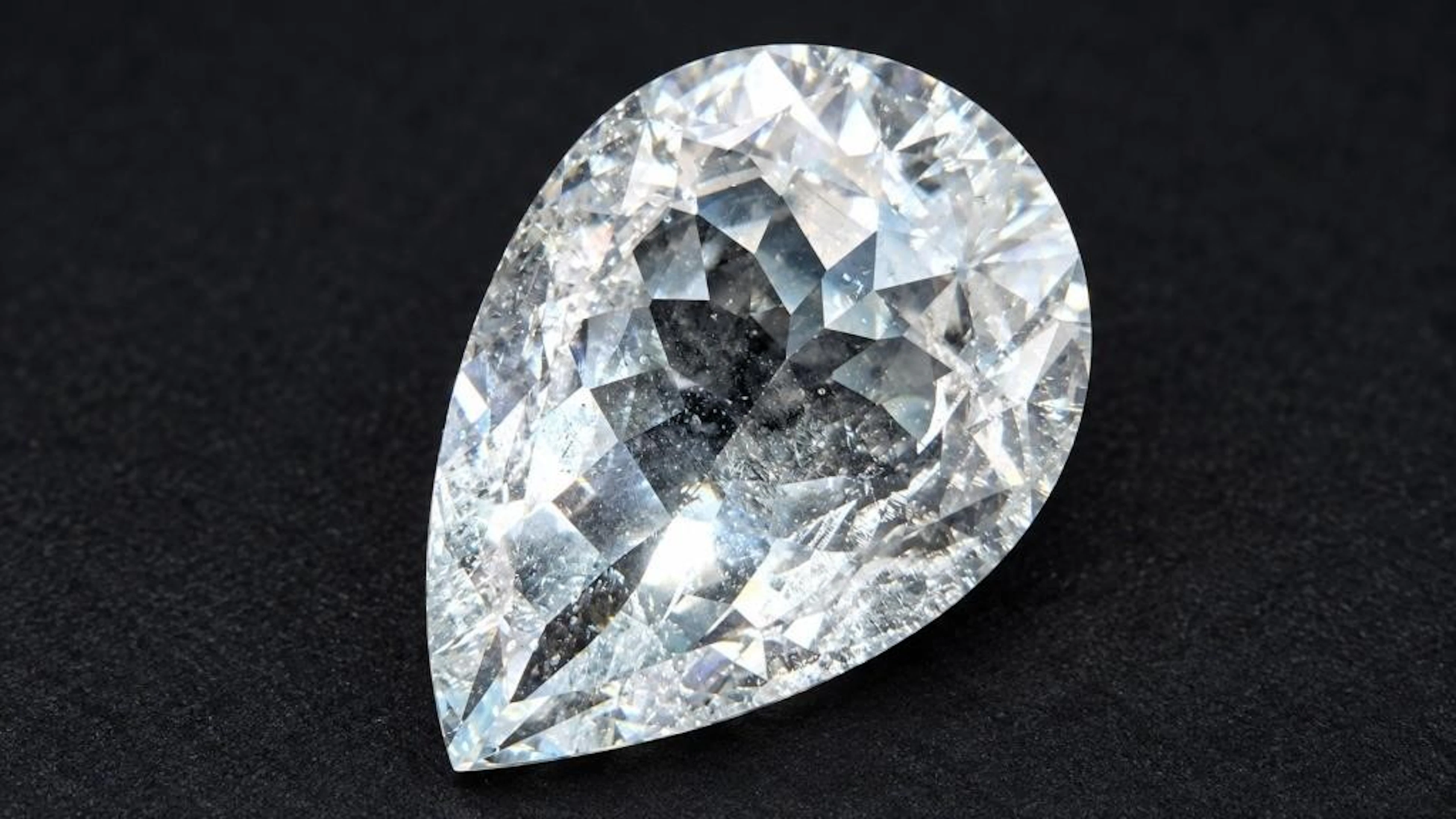 $240, Genuine aquamarine (4.2ct)gemstone, retail v