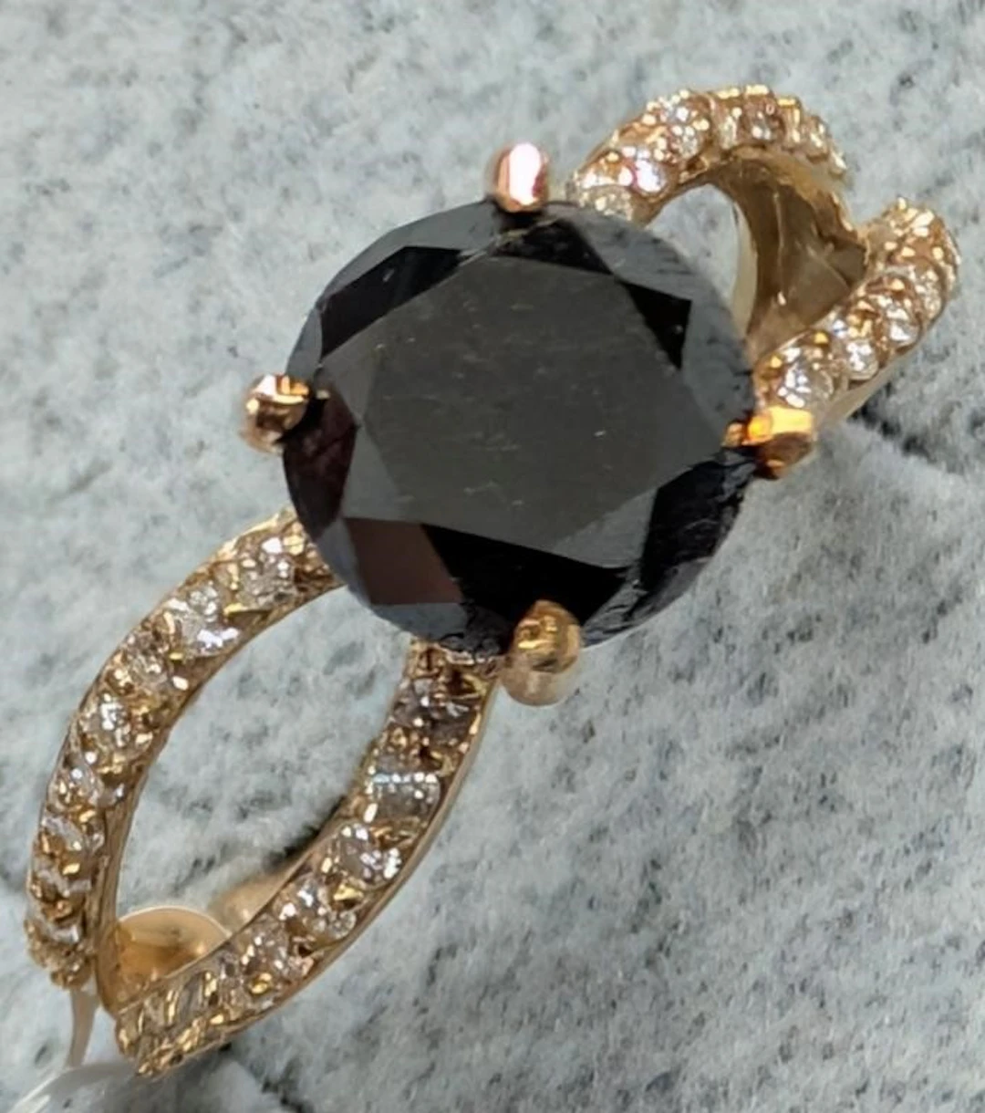 $2835, 10K(2.02g), BLACK DIAMOND (1.9ct), MOISSAN
