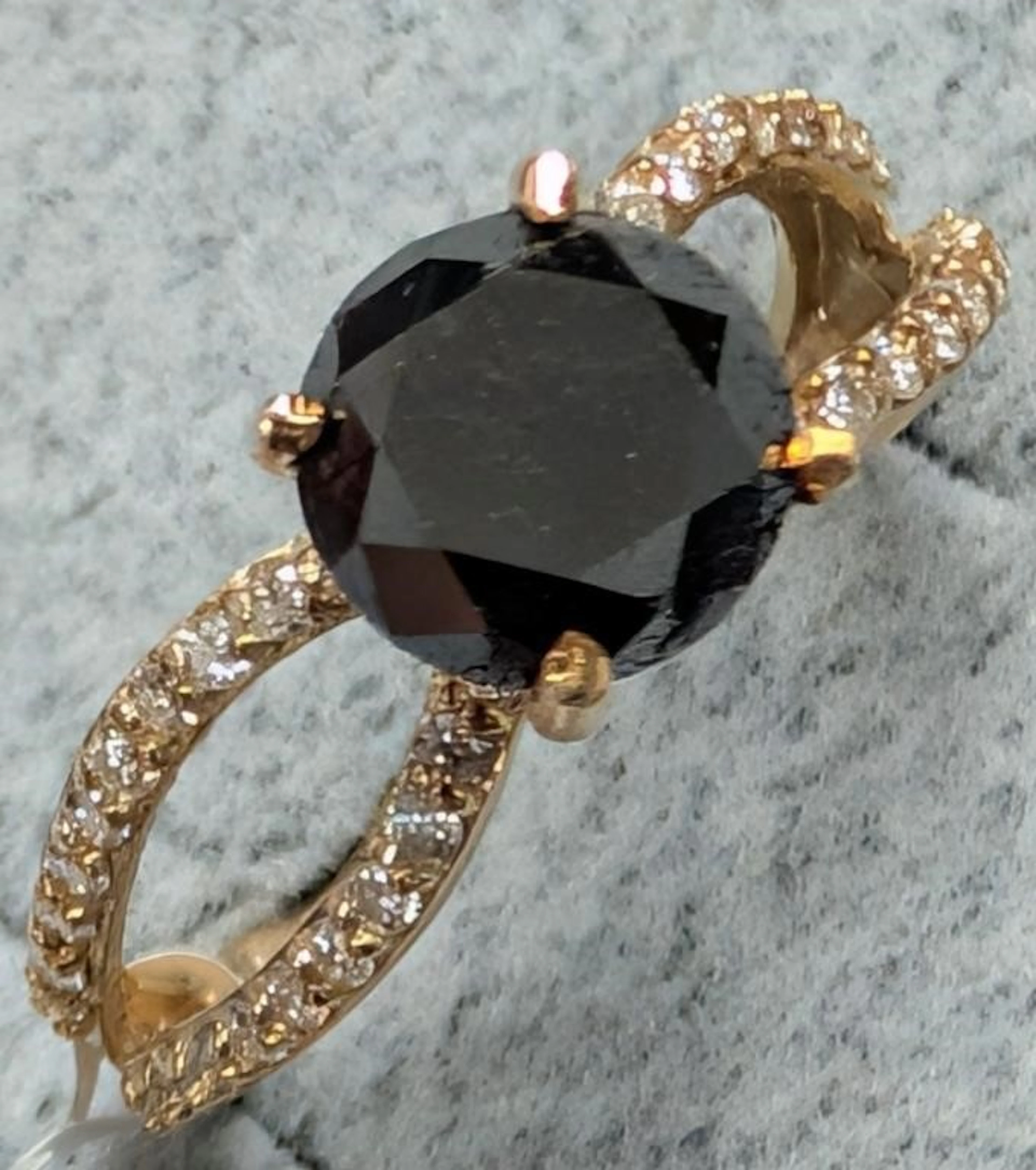 $2835, 10K(2.02g), BLACK DIAMOND (1.9ct), MOISSAN