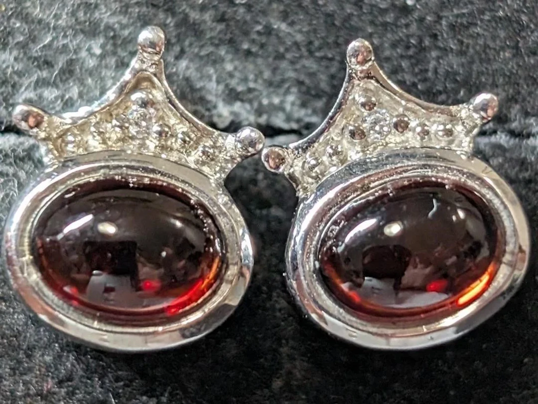 $90, Silver(3.47g), GarnetEarring, appraised/retai