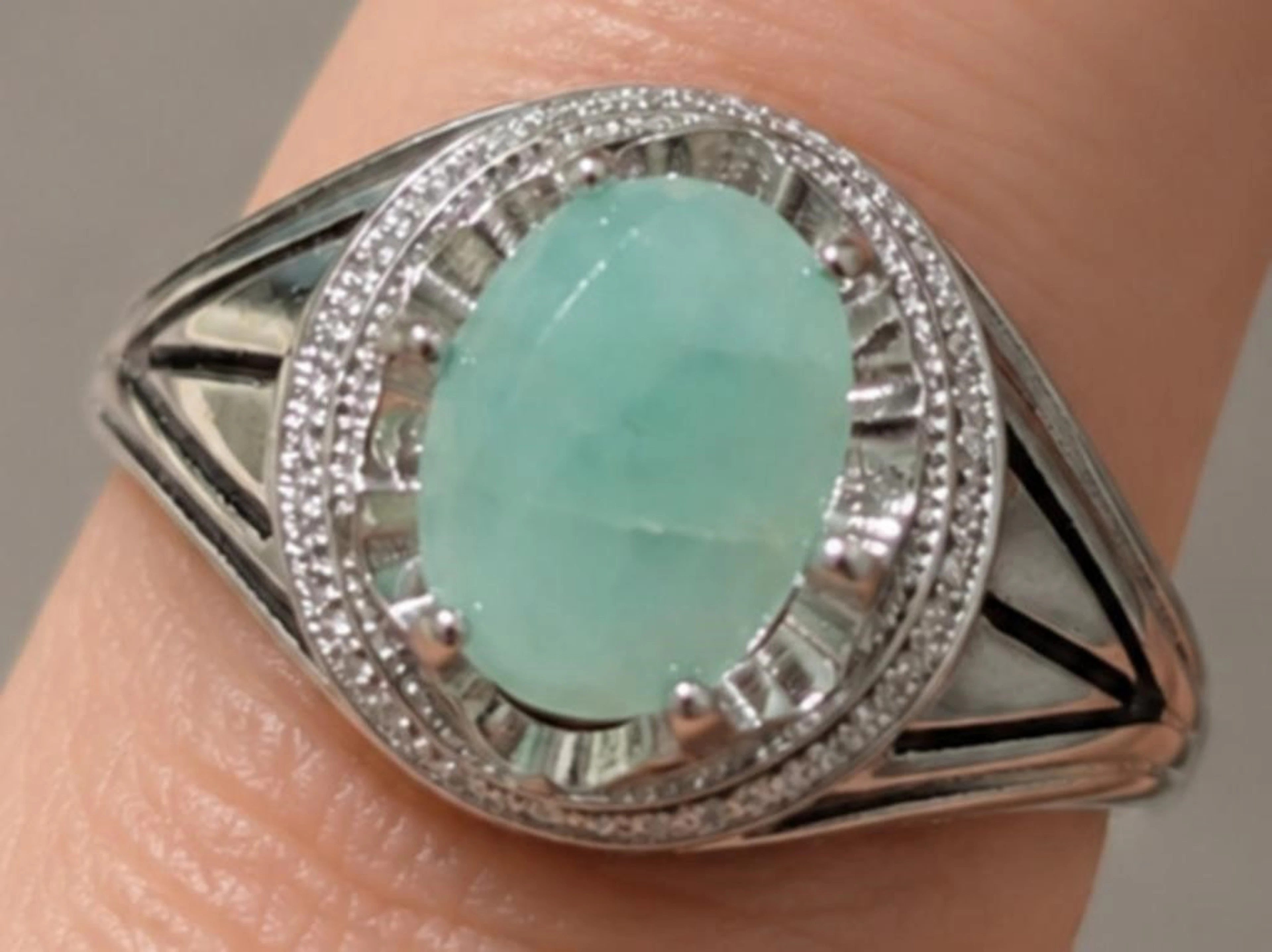 $220, Silver(7.1g), Emerald&czRing, size 11, appra