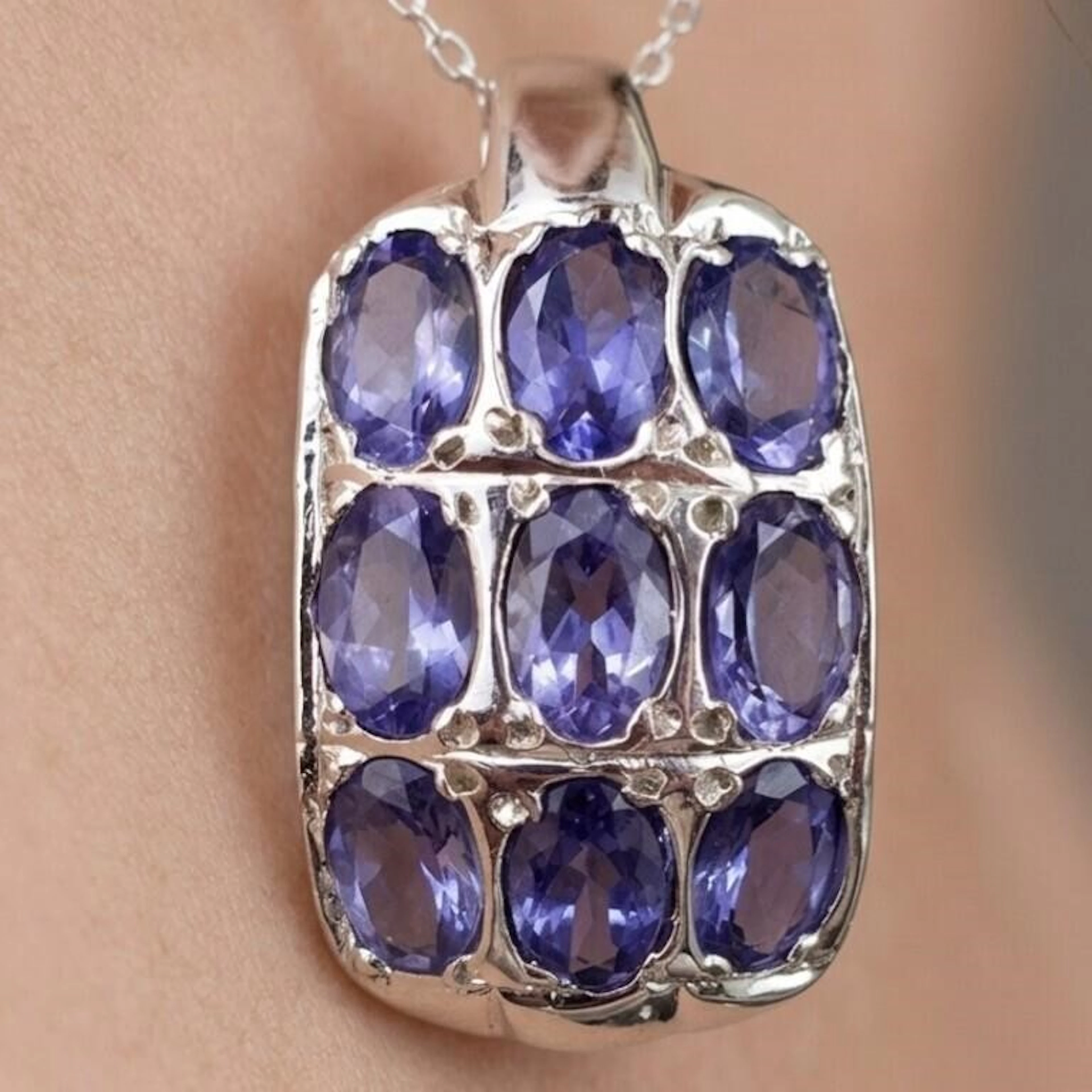 Silver 3.65g Iolite 3.15ct Pendant