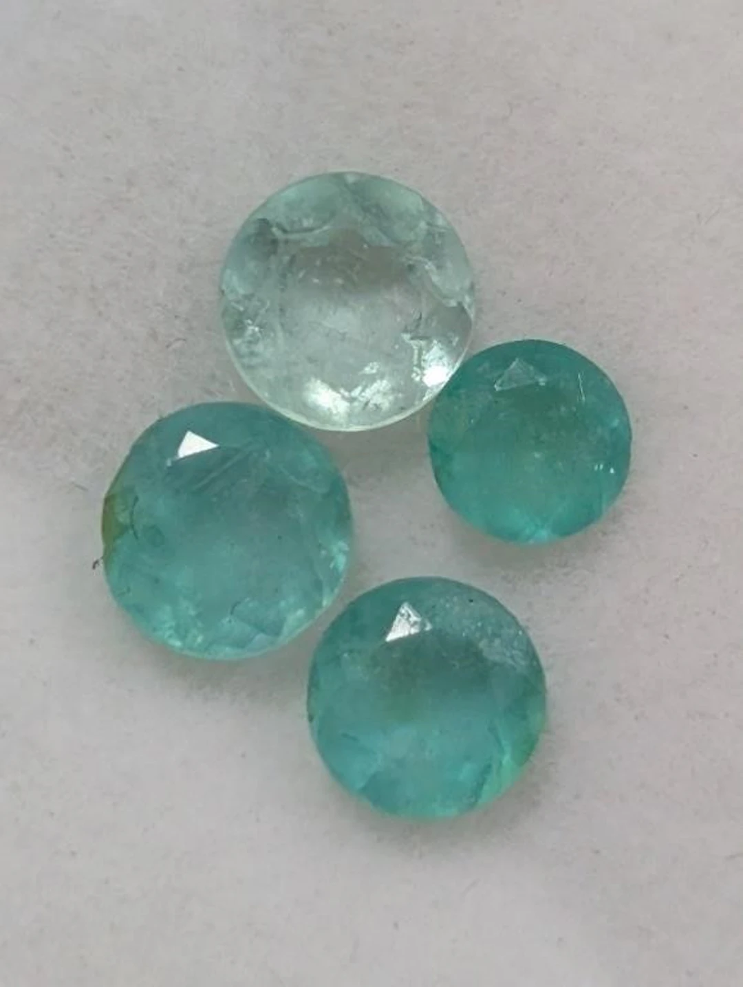 $300, Genuine Columbian Emerald (2ct)Gemstone, app