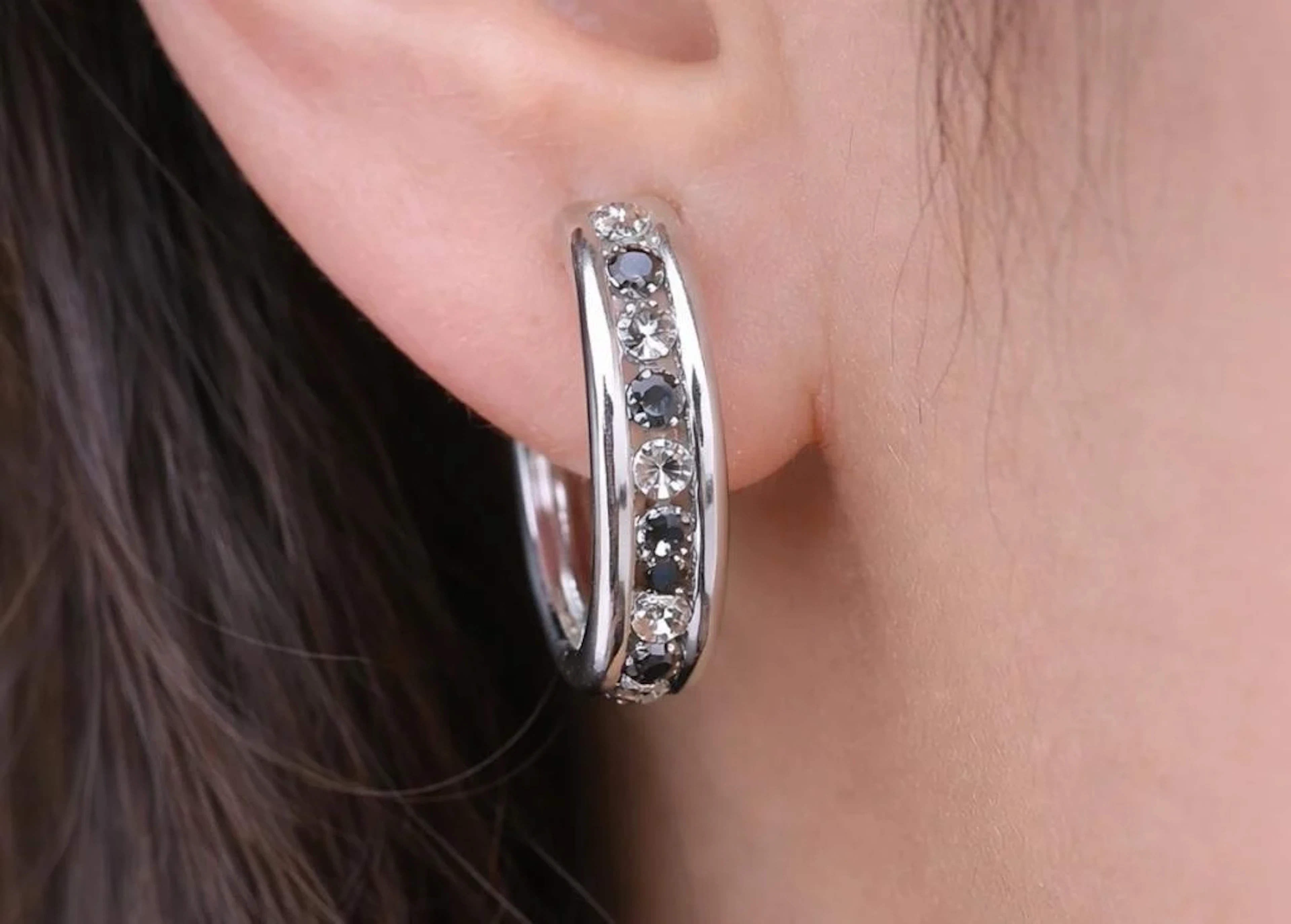 $2435, 10k(3.06g), natural diamond (0.3ct) earrin