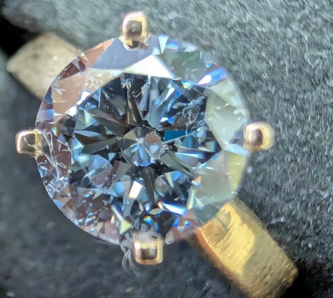 $2700, 10k(2.3g), lab diamond (1.5ct)ring, size 6