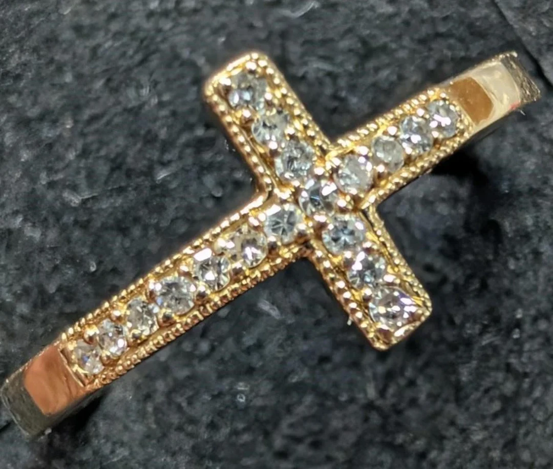 $2400, 10k(1.92g), natural diamond (0.1ct)ring, si