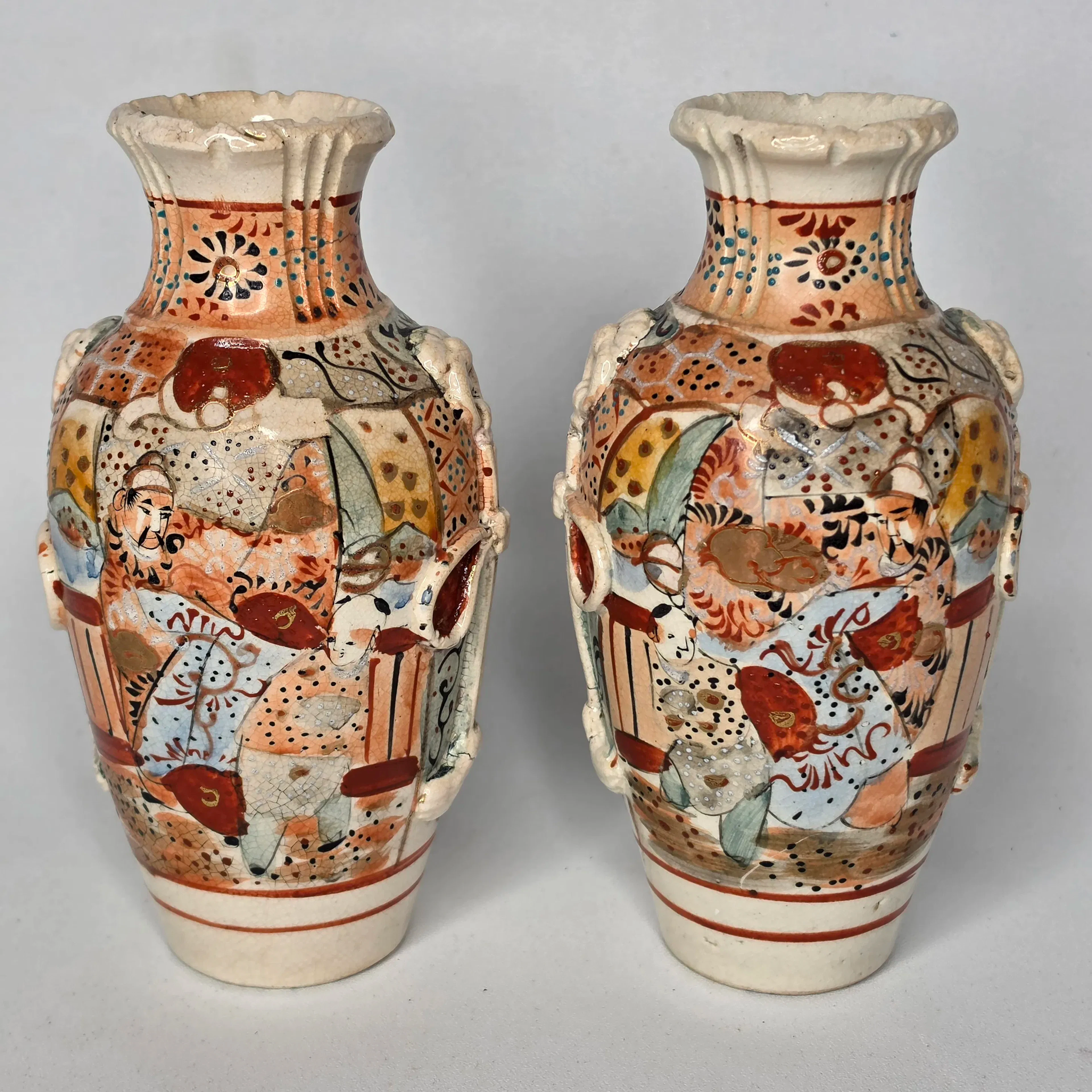 Par Antika Japanska Satsuma-Vaser (Meiji-perioden, ca 1900) – Rikt Handmålade