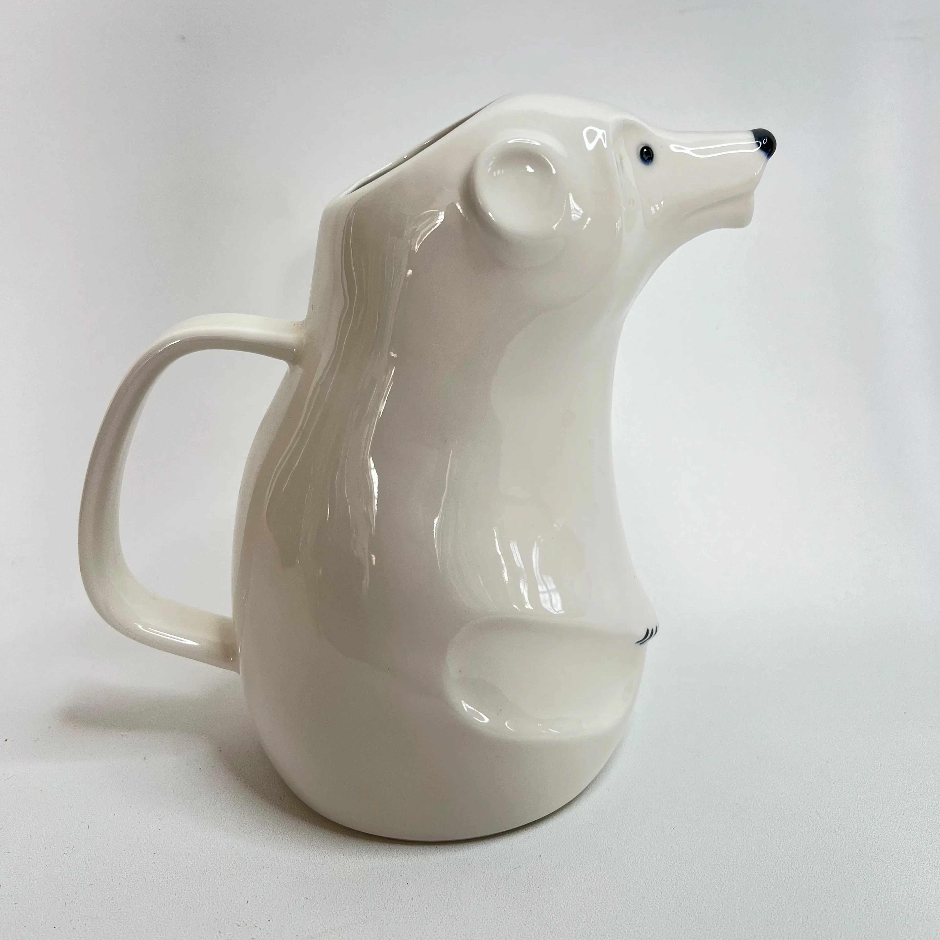 ”Isbjörn” Kanna – Design Richard Lindh för Arabia Finland
