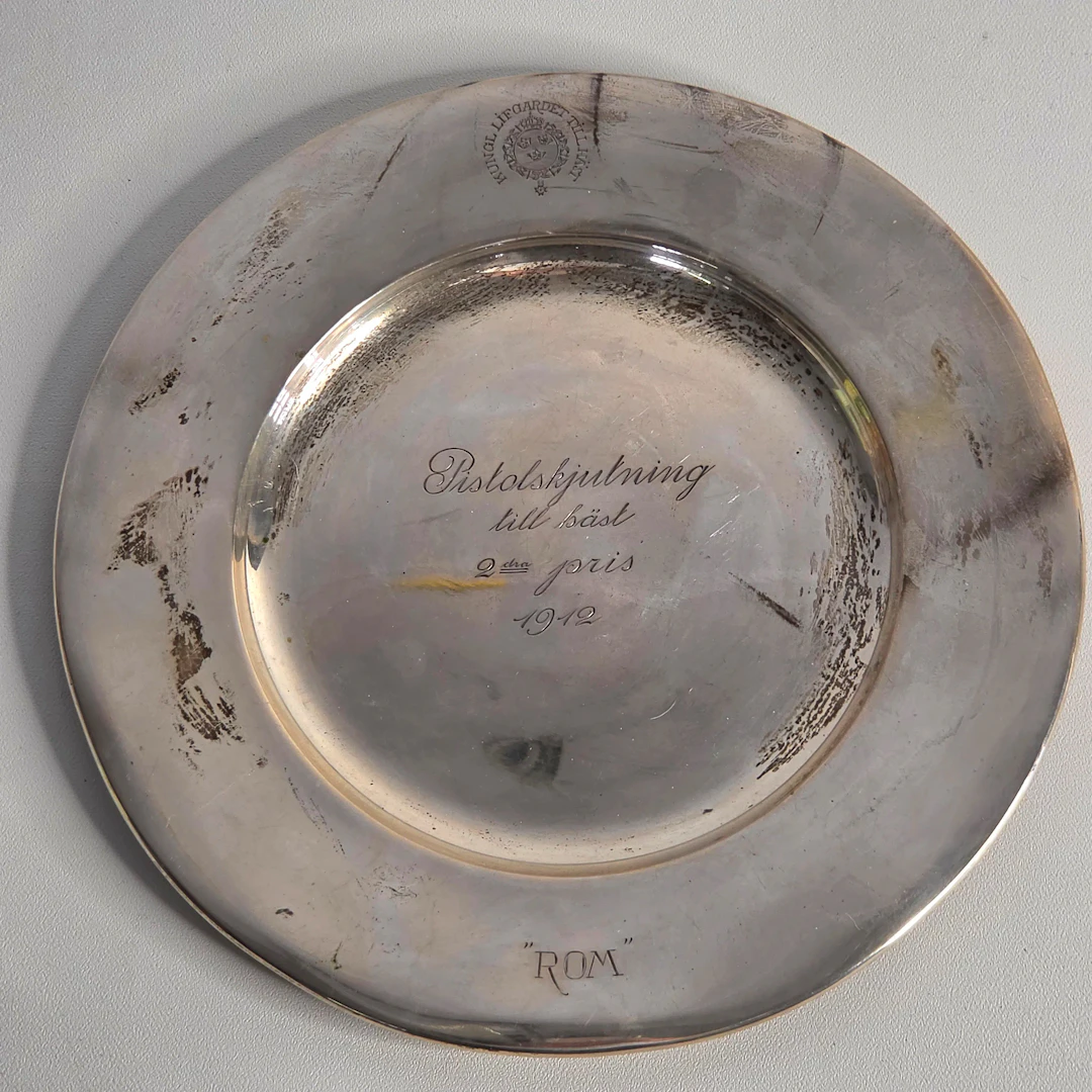 * Silverfat 1912 – Prisbägare/Militaria "Kungl. Livgardet till häst"