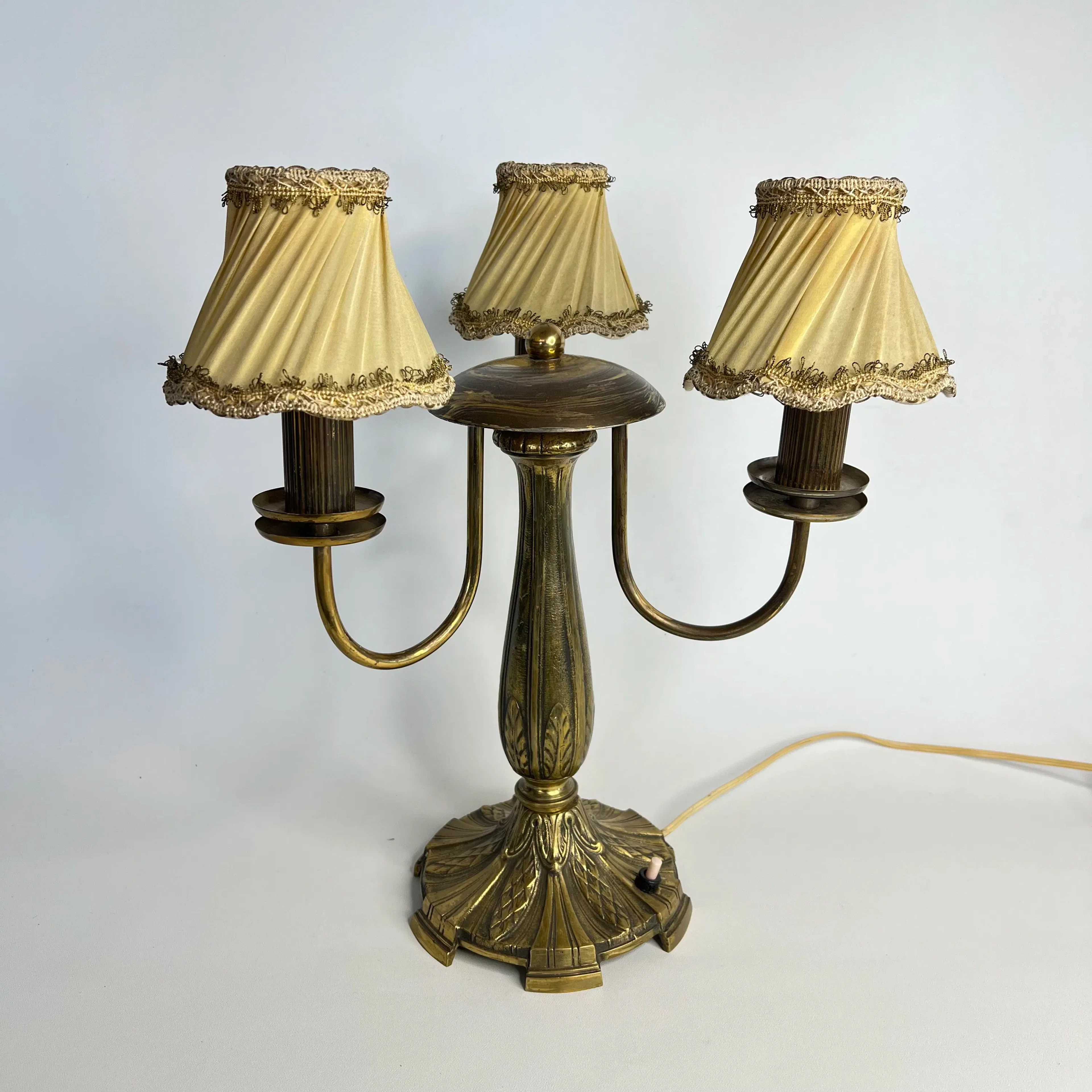 Bordslampa – 1900-talets första hälft