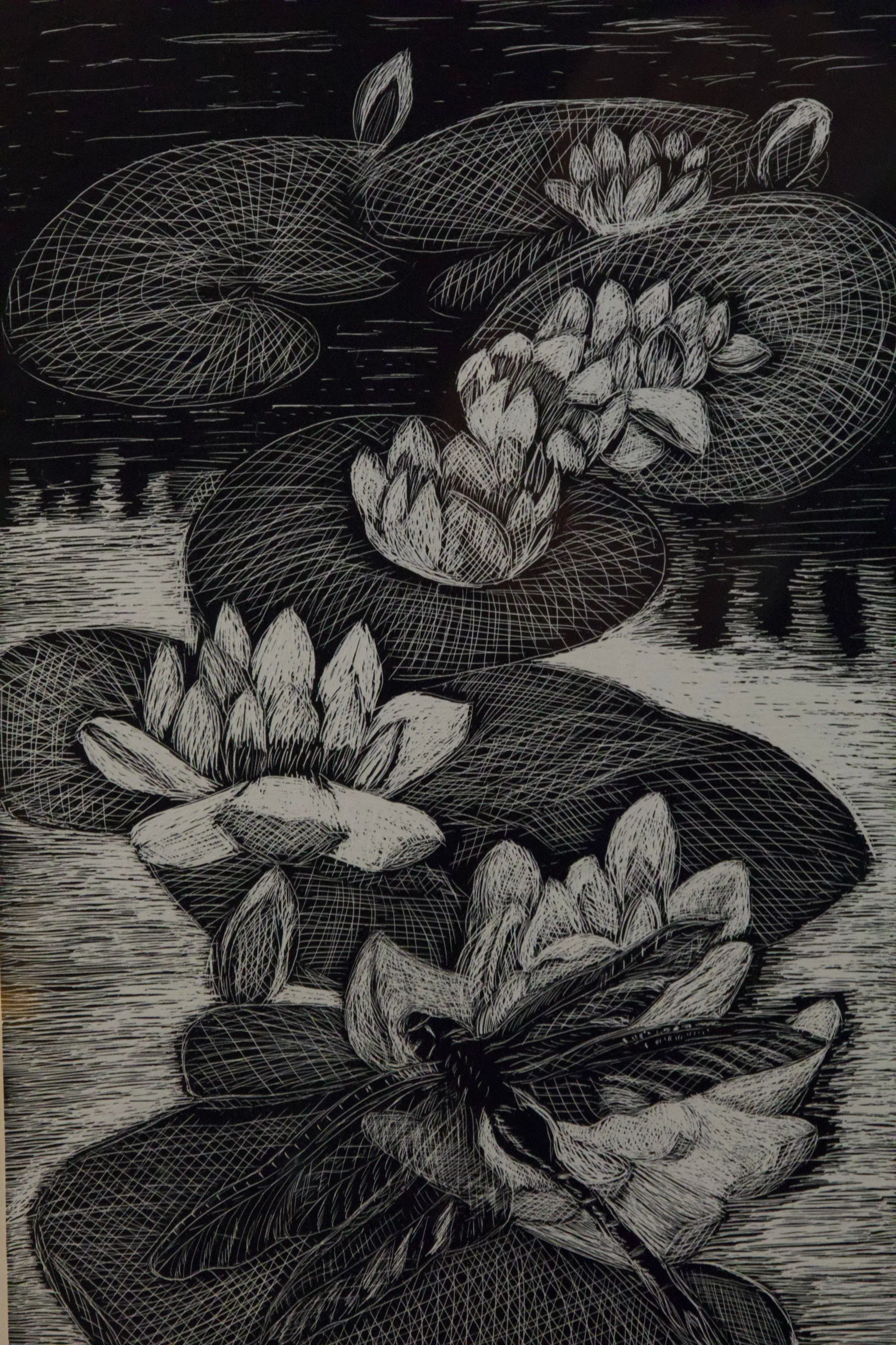 MONOGRAMSIGNERAD HV. Näckrosor, grafiskt blad, daterat 1975.