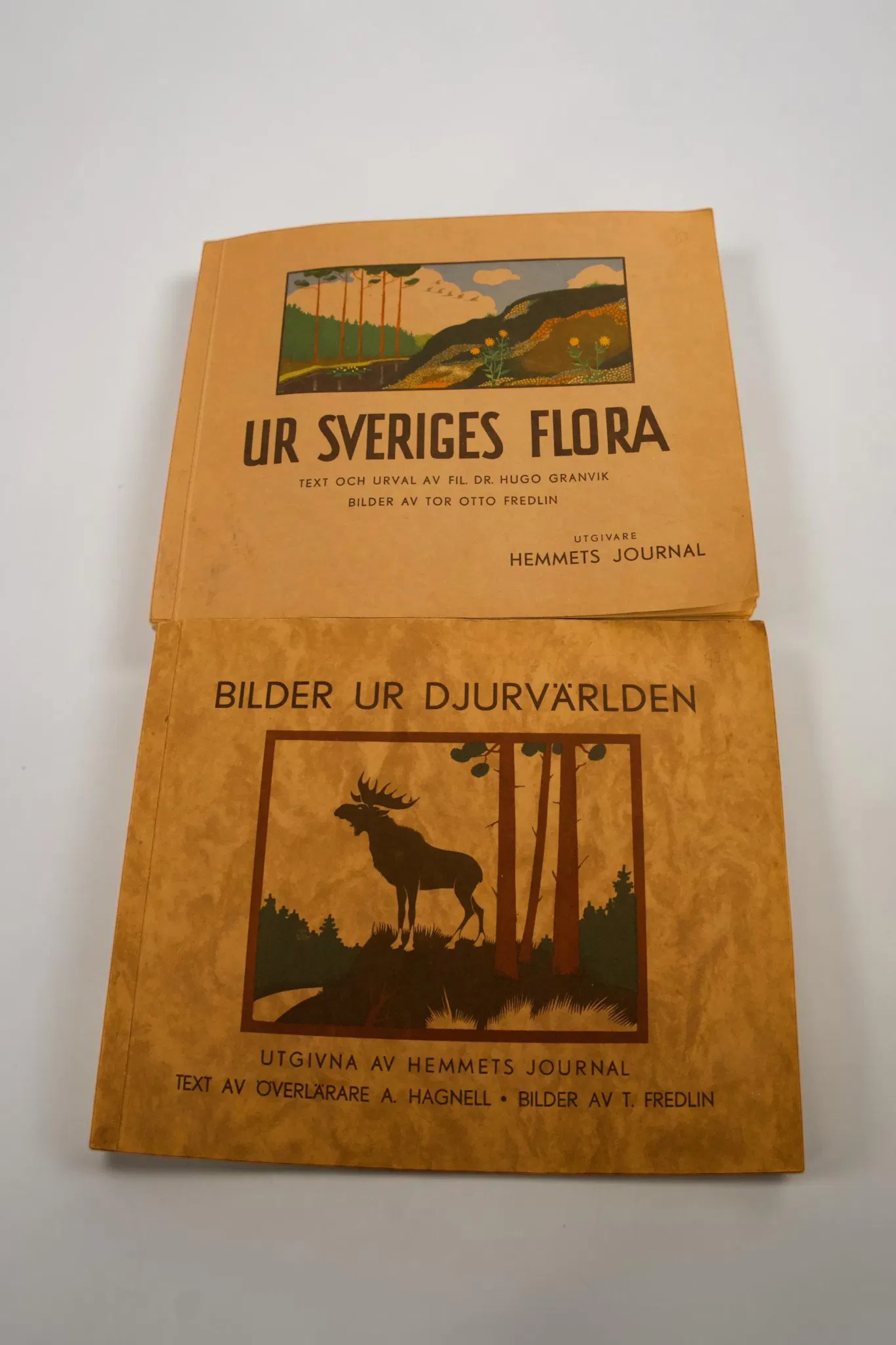 Bilder ur djurvärlden och Sveriges flora. 2 böcker.