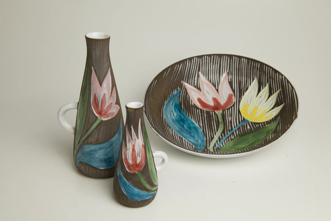 Gabriel Keramik, kanna/vaser samt fat, 3 delar, 1950-tal