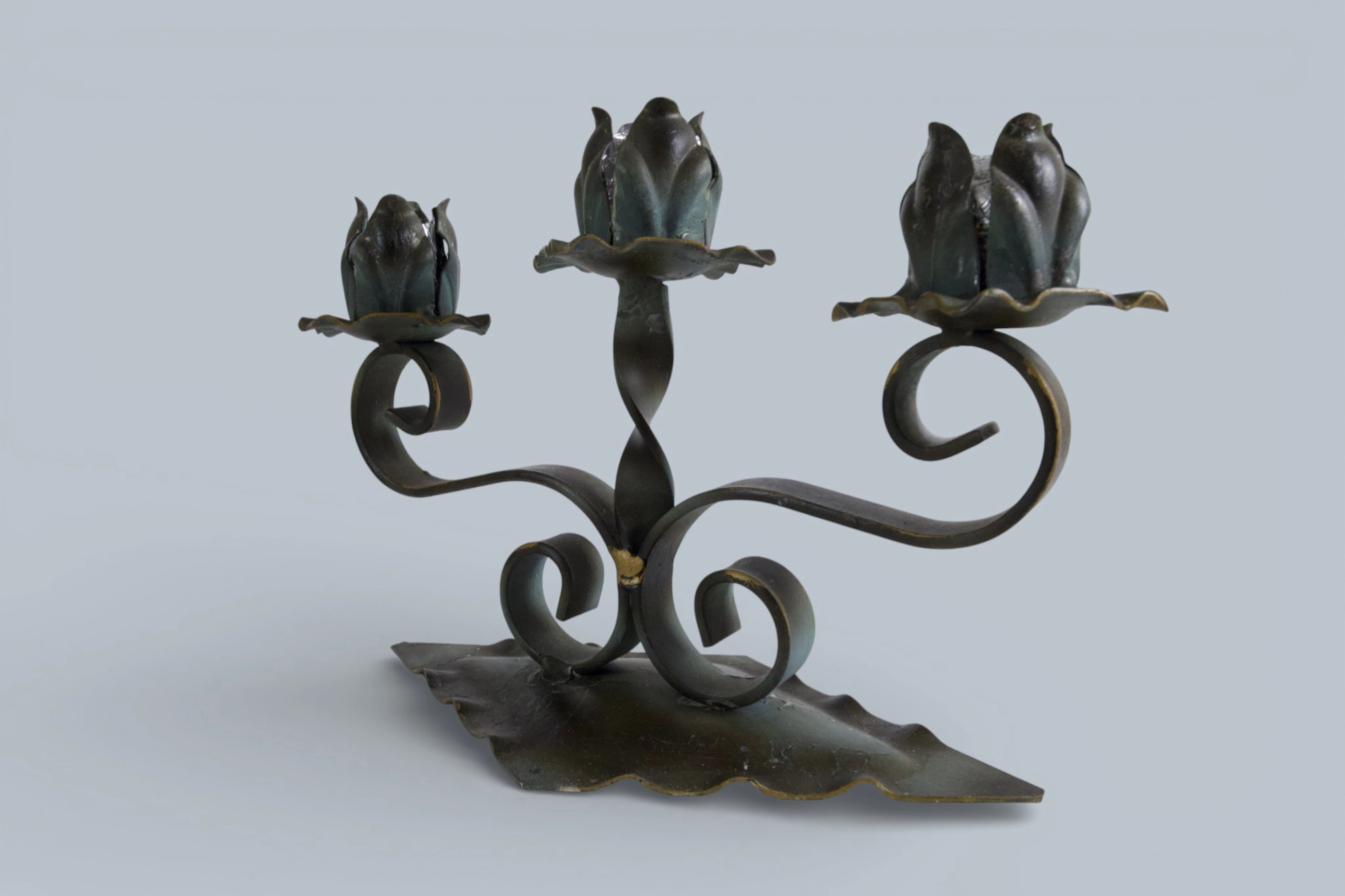 LJUSSTAKE, SMIDE, 3 LJUS, JUGEND / ART NOUVEAU-STIL, 1900-TALETS BÖRJAN
