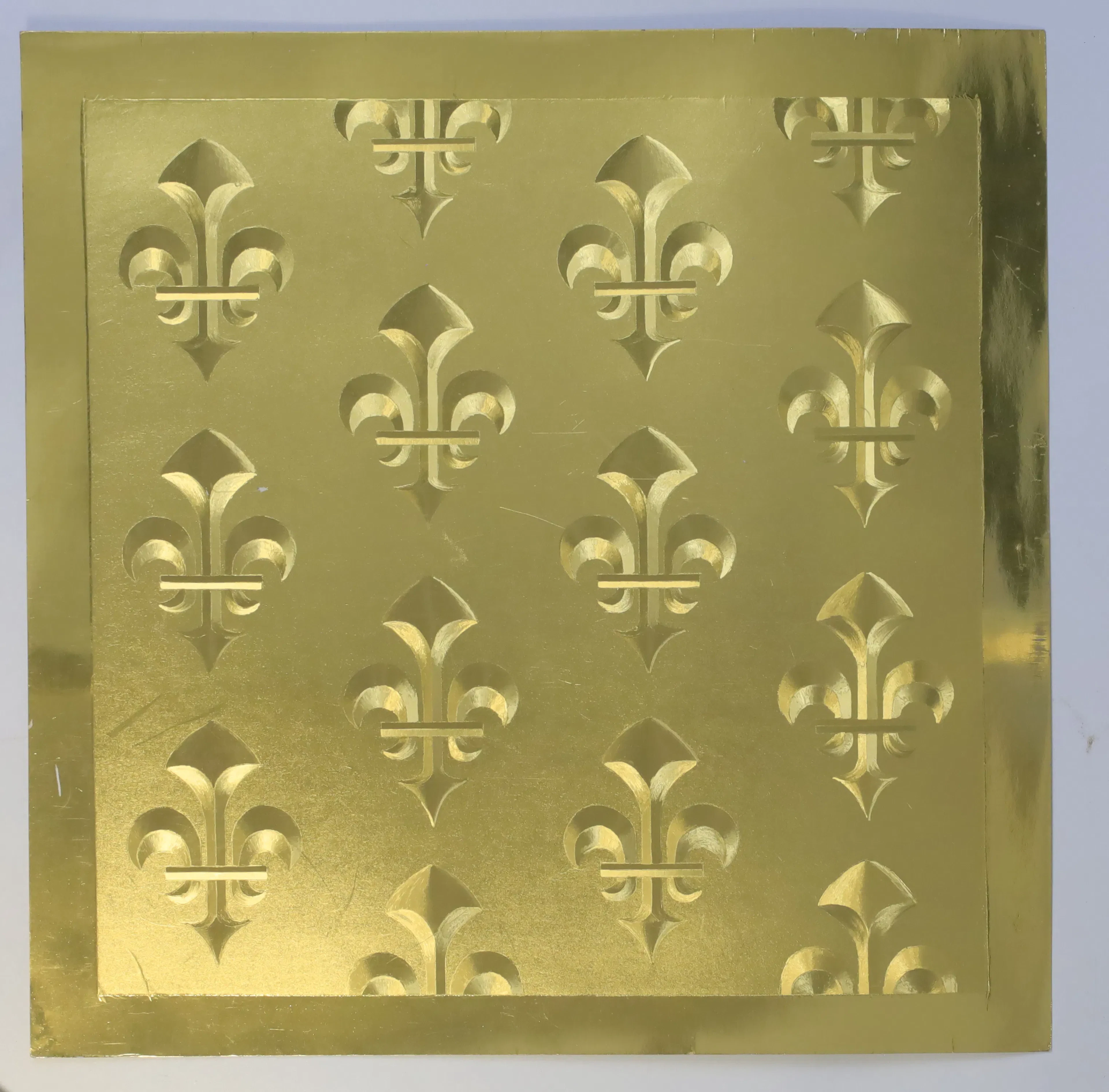 FLEUR-DE-LIS, DEKORATIV RELIEF I METALLFOLIE, 1900-TAL
