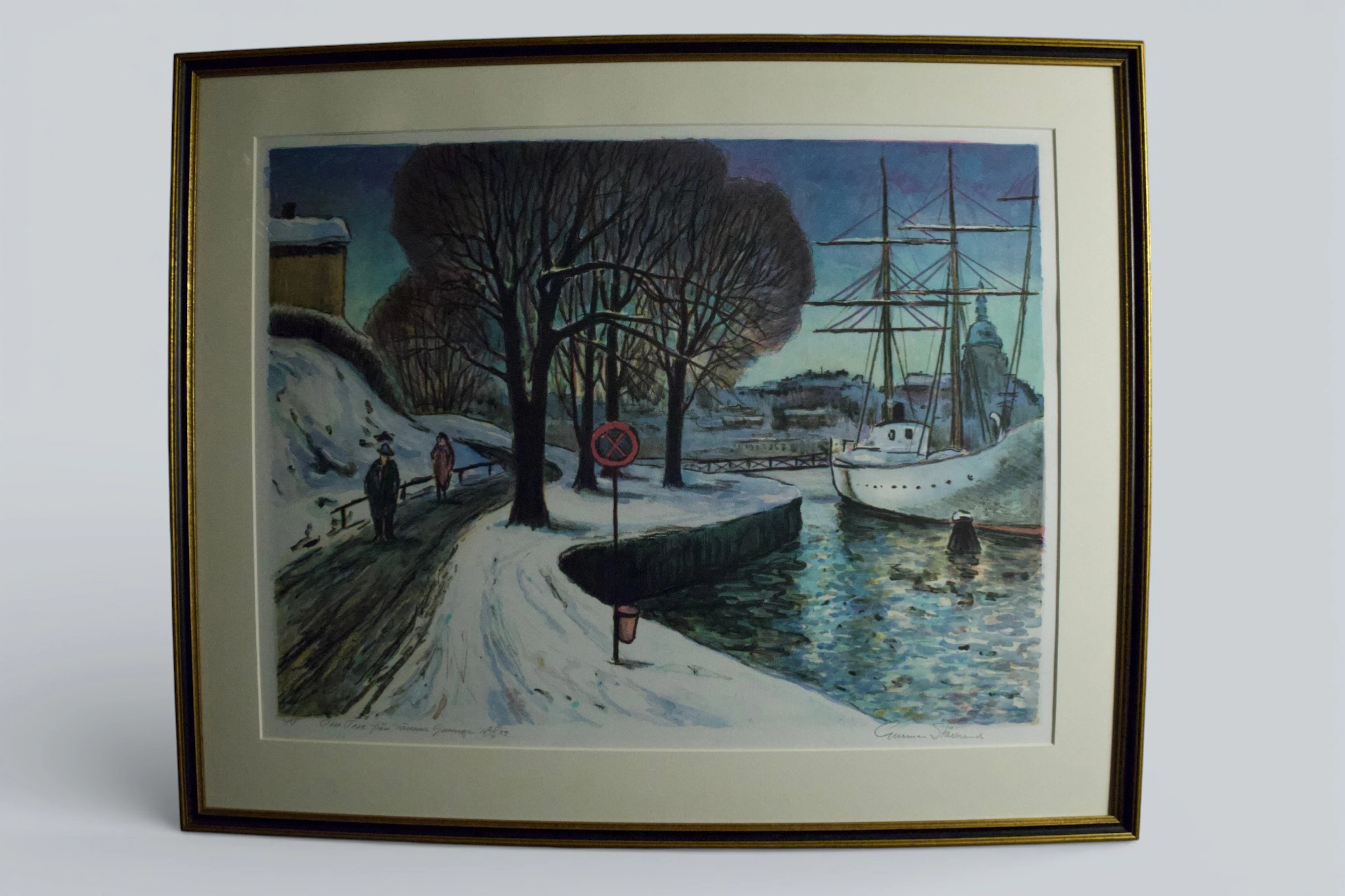 GUNNAR STÅHLAND. FÄRGLITOGRAFI. “VINTER FRÅN DÄMMAN, GIMO”, 1972.