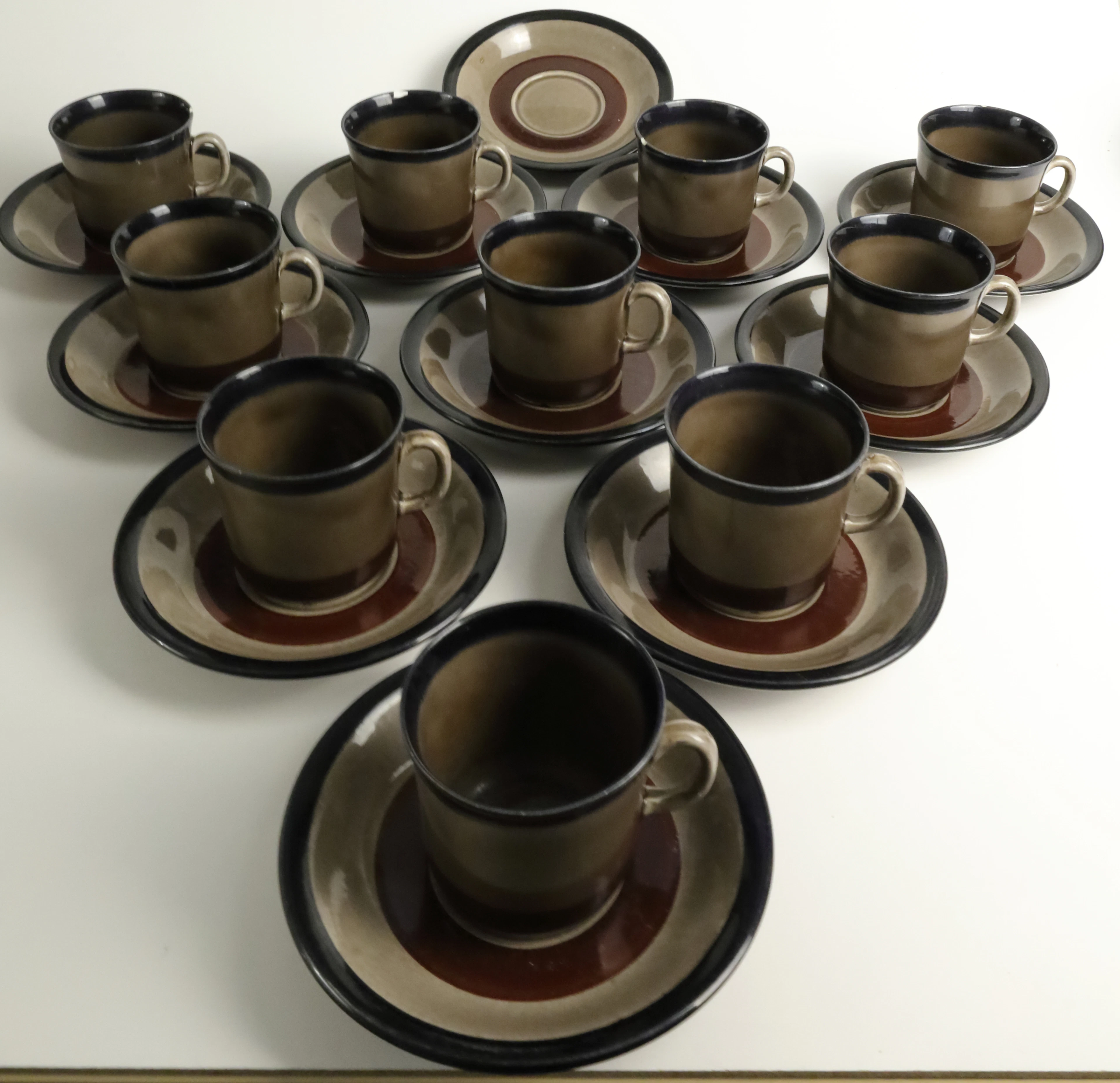 Uppsala-Ekeby “Party” – Kaffeservis, Vicke Lindstrand, 26 delar