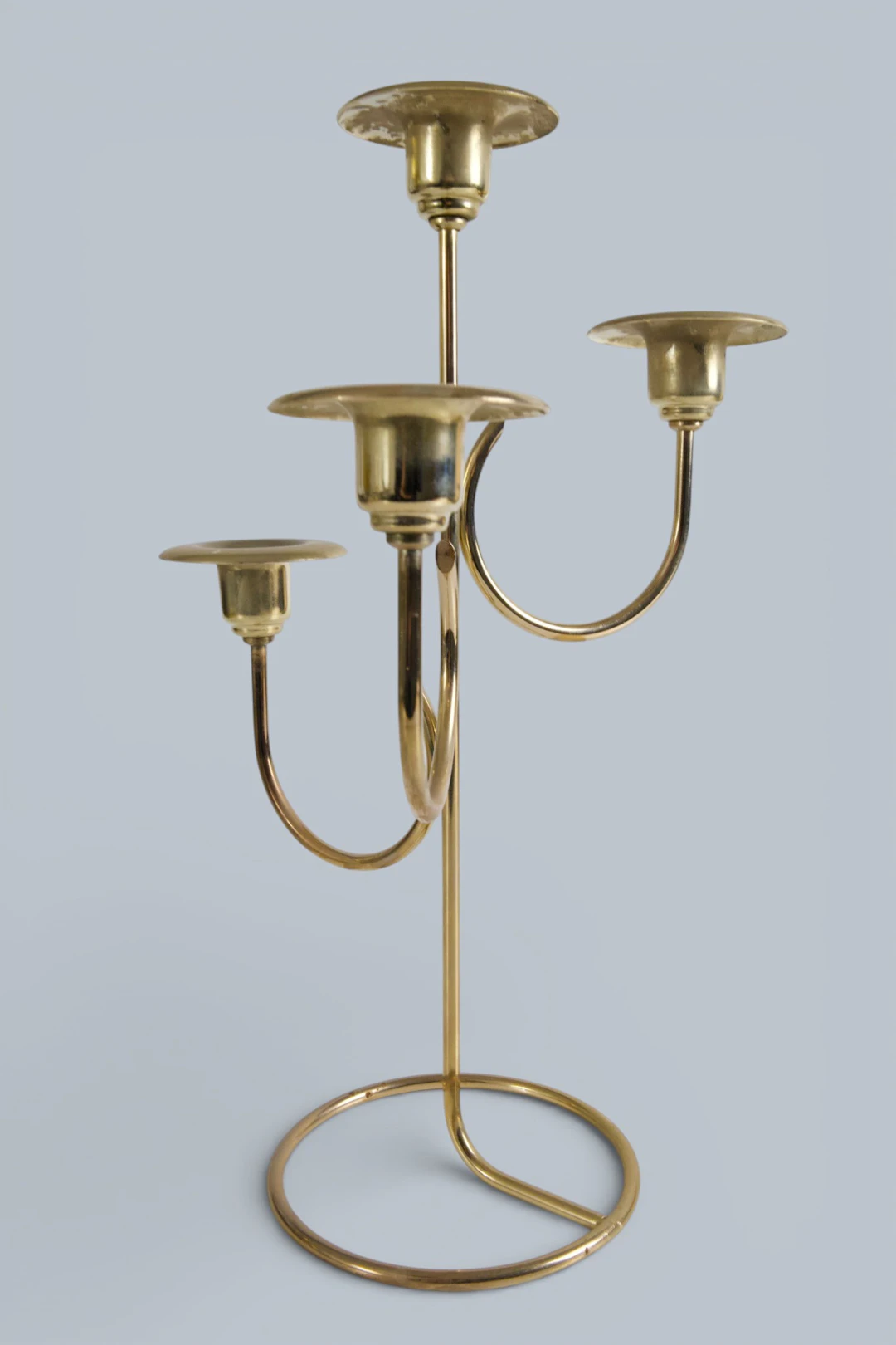 LJUSSTAKE, MÄSSING, 4 LJUS, 1900-TALETS MITT