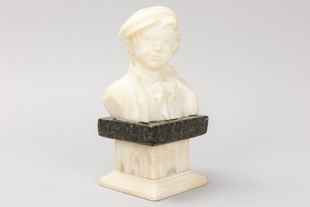 PICCIOLE GIUSSEPE (actief ca 1890 - 1920) sculptuur in albast : "Buste