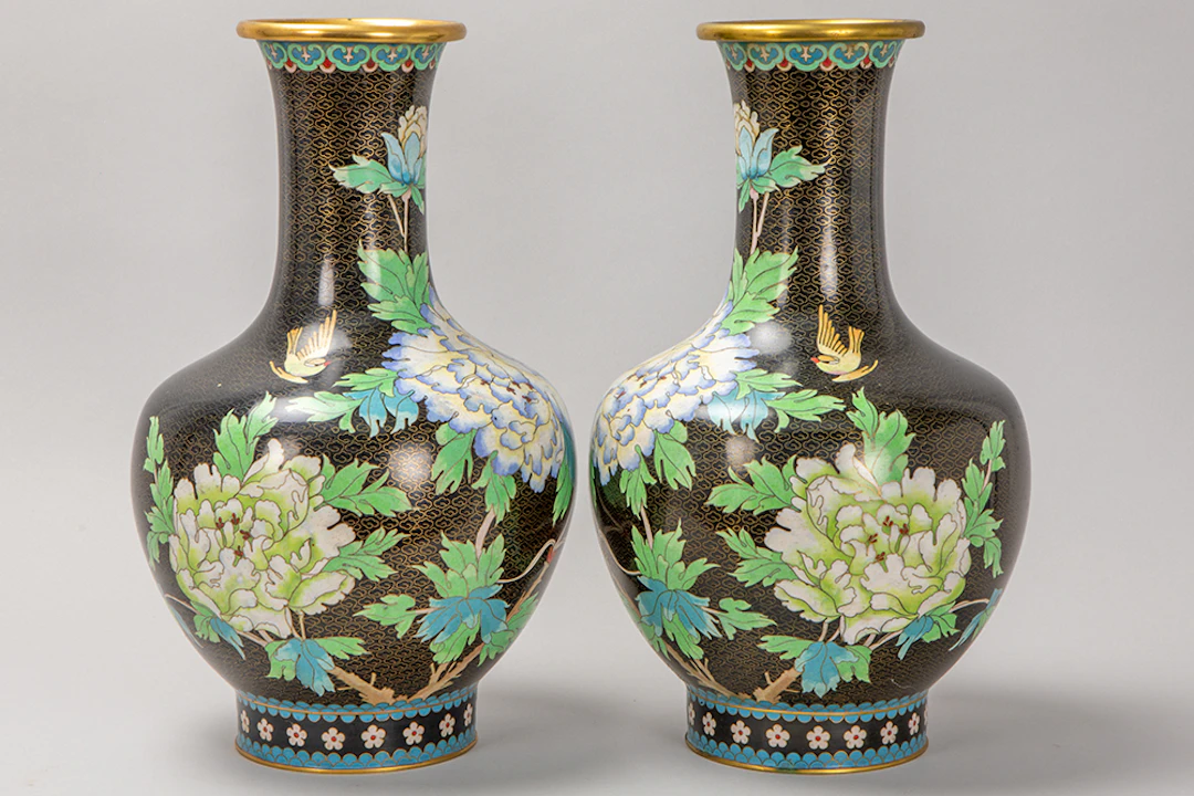 Paar vazen in cloisonné - hoogte : 39 cm / pair of cloisonné vases