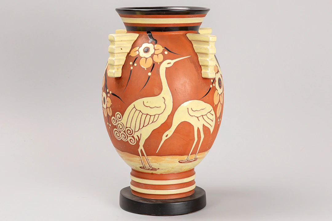 LEON DELFANT (1906 - 1966) vrij speciale Art Deco vaas met vier grepen