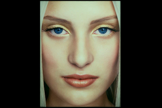 ERWIN OLAF (1959 - 2023) foto (lambda print achter plexiglas) n° 18/600