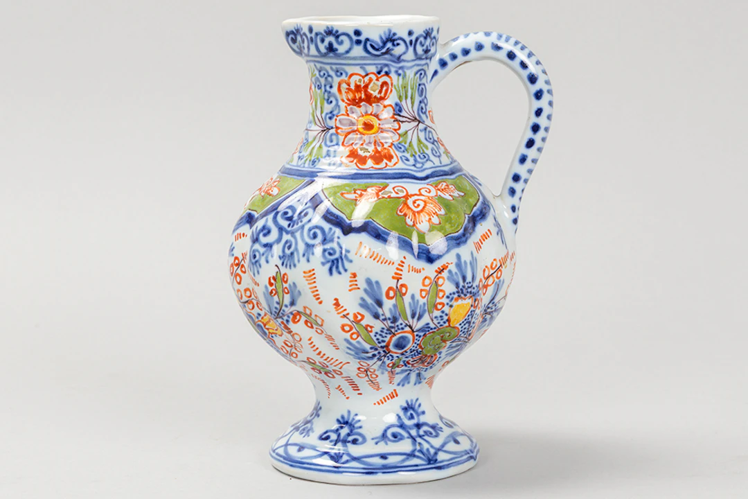 Antiek kruikje in faience van Delft, gemerkt "Johannes van duyn"