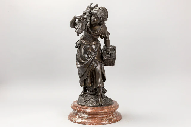 MOREAU AUGUSTE (1834 - 1917) sculptuur in brons : "Boerinnetje met