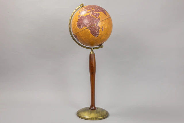 ZOFFOLI globe van de Aarde op houten voet - hoogte : 110 cm gemerkt