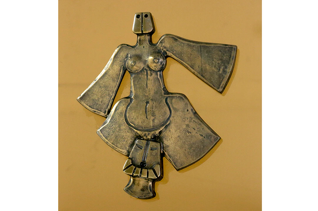 MINNEBO HUBERT (° BRUGGE 1940) kleine sculptuur in brons met typisch